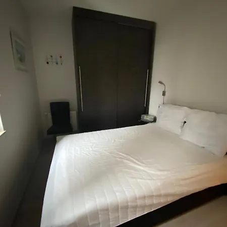 Julieze At Sea & Pool Appartamento Ostenda