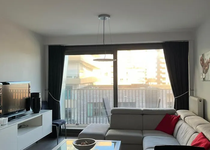 Julieze At Sea & Pool Apartment